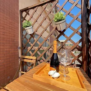 https://giulia-apartment.it-lombardy.com